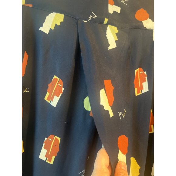 Monki Oversized Shirt in Face Print Sz M - Picture 8 of 10